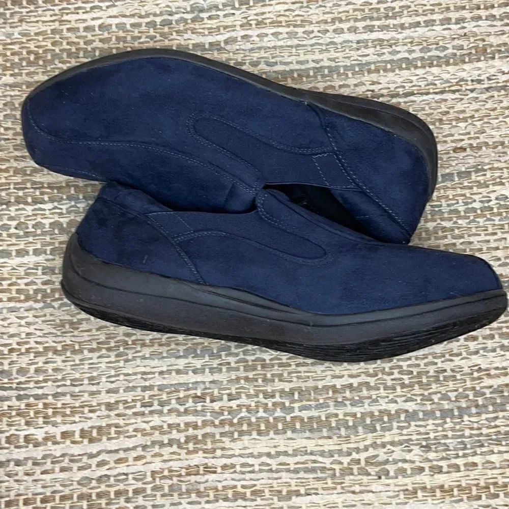 Comfort Well Navy Slip On - Picture 5 of 5